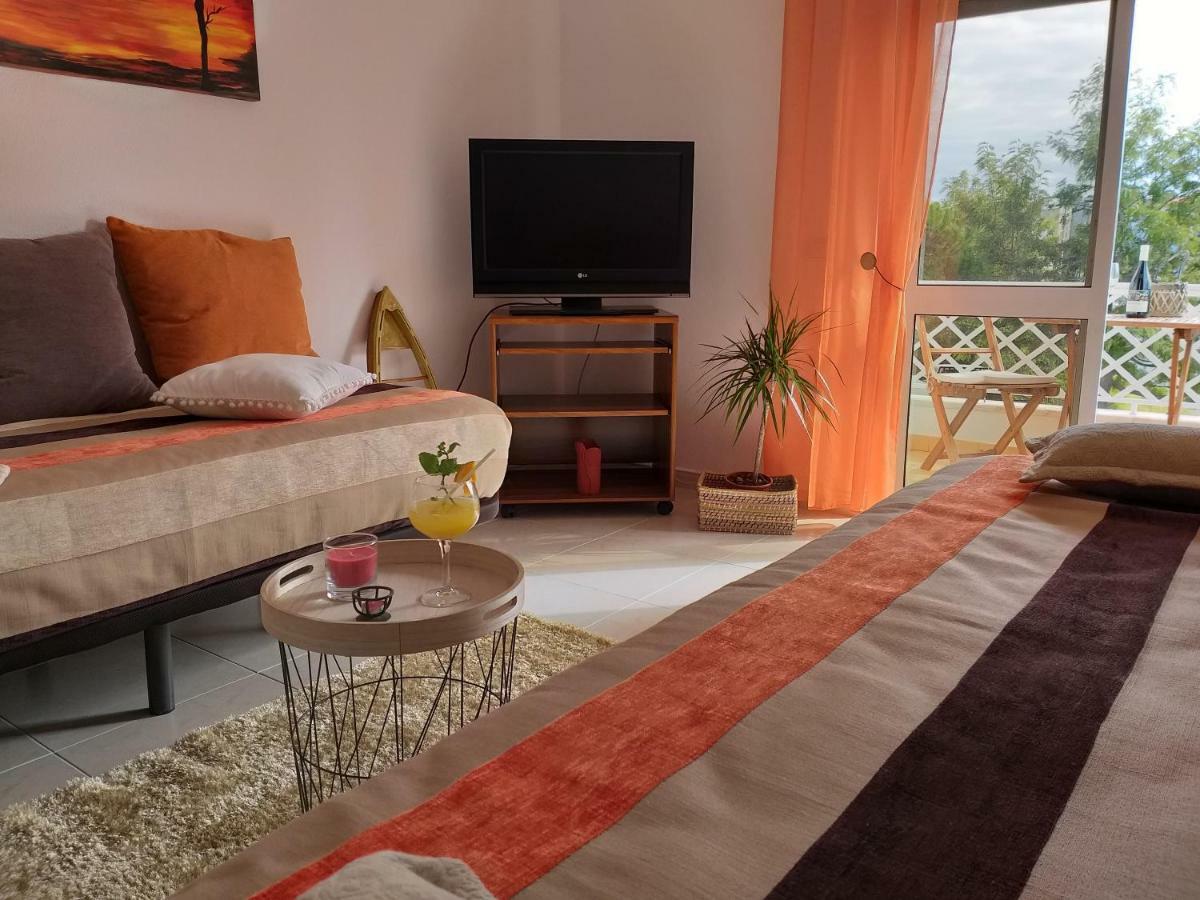 Pretty Sunny Guest Apartment Lagos Exterior foto